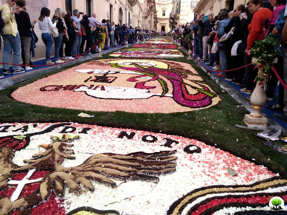 INFIORATA DI NOTO 2018: ALL’INSEGNA DELLA PROSPERITÀ INFIORATA DI NOTO 2018: ALL’INSEGNA DELLA PROSPERITÀ
